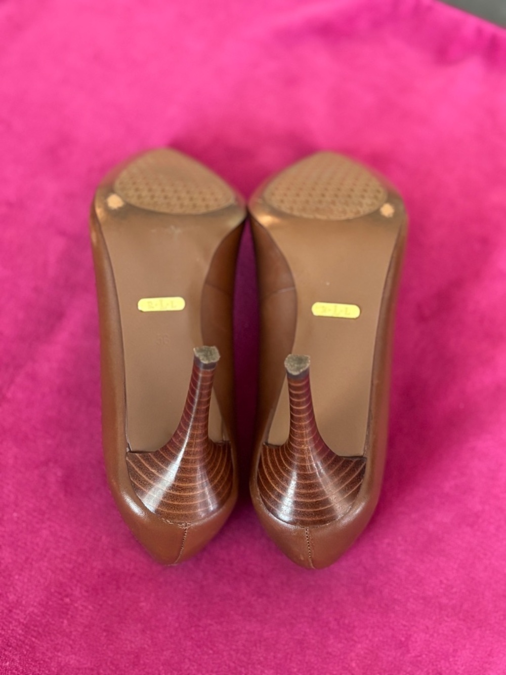 Lauren by Ralph Lauren Women's Brown Leather Heel Pumps, Size 5.5 B - Picture 3 of 9